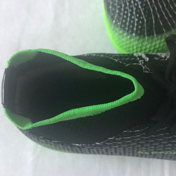 Adidas youth sneakers - Picture 8 of 11